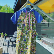 Load and play video in Gallery viewer, SUMMER HOODIE DRESS - BLOSSOM
